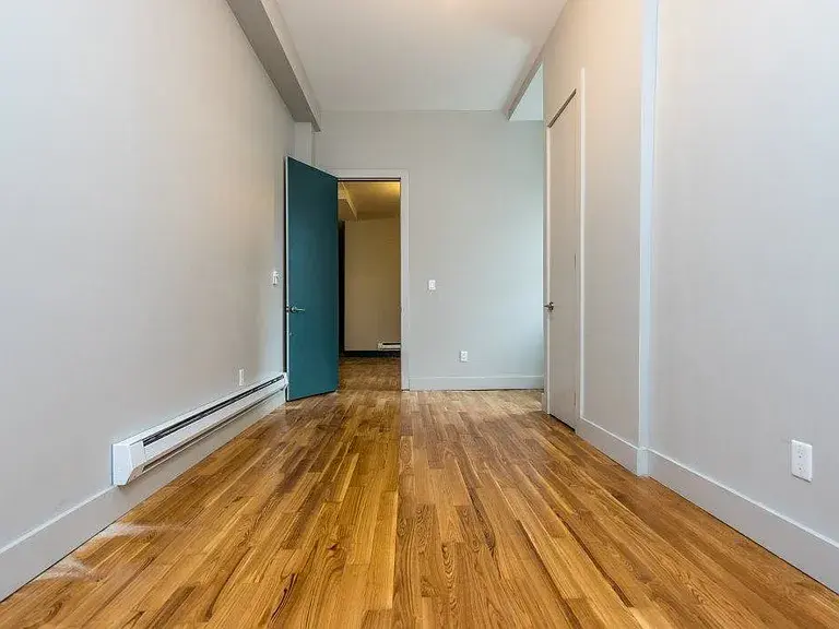 6 Sutton Sq