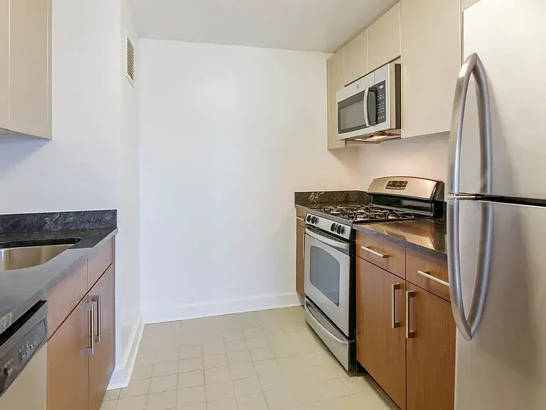 111 Lawrence St